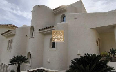  Fantástica villa con vistas panorámicas al mar.